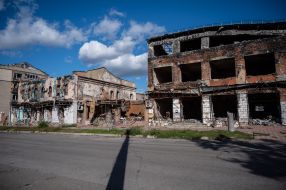 destroyed buildings in the de-occupied Izyum city