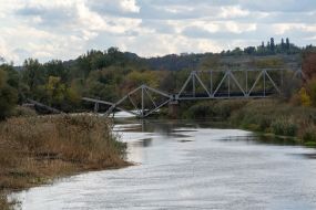 Взорванный мост в Купянске