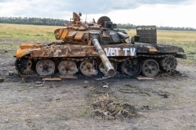 Сожженный российский танк