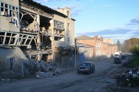 A half-destroyed building in Kupyansk