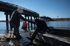 Crossing the Siverskyi Donets River in Stary Saltov