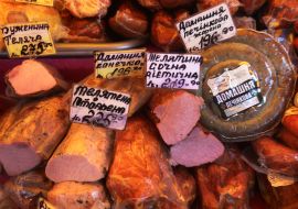 Готовые мясные изделия на рынке
