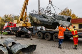 Демонтаж пам'ятника радянським "визволителям" в Ужгороді