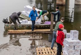 Представители Красного Креста