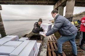 Представители Красного Креста