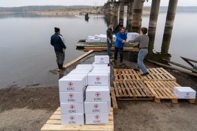 Представители Красного Креста