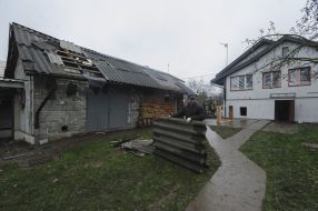 Последствия ракетных обстрелов в селе Солонка во Львовской области