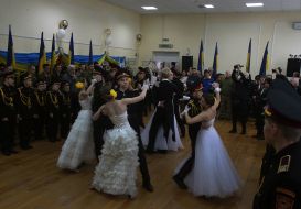 Schoolchildren received cadet shoulder straps at the lyceum-boarding school of the Cadet Corps