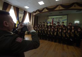 Schoolchildren received cadet shoulder straps at the lyceum-boarding school of the Cadet Corps