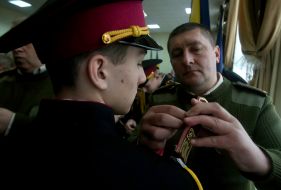 Schoolchildren received cadet shoulder straps at the lyceum-boarding school of the Cadet Corps