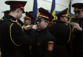 Schoolchildren received cadet shoulder straps at the lyceum-boarding school of the Cadet Corps