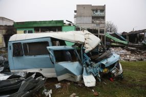 A damaged car in Snigurivka town, Mykolaiv region