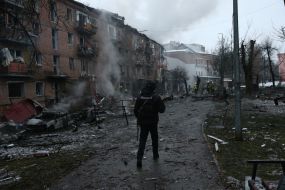 Последствия ракетных обстрелов российских оккупантов в Вышгороде