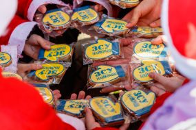 A charity parade with the slogan "Meet Mykola - Help the Armed Forces of Ukraine"