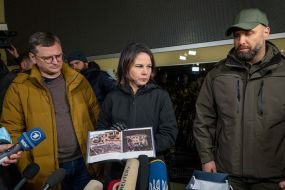 Dmytro Kuleba, Annalena Baerbock, Oleh Synyehubov