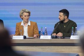 Ursula von der Leyen, Volodymyr Zelenskyi