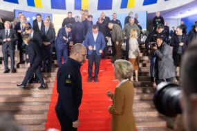 Ursula von der Leyen, Denys Shmyhal