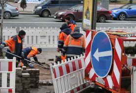 Sidewalk repair on Khreshchatyk