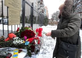 Ukrainians bring flowers to the Turkish embassy in Kyiv