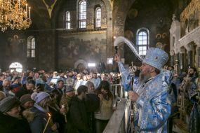 Митрополит Эпифаний провел богослужение по случаю Сретения в Трапезном храме Киево-Печерской Лавры