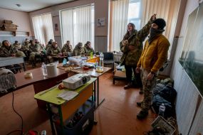 Українські військові проходять тренінг з тактики та меддопомоги