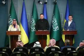 Faisal bin Farhan Al Saud, Andriy Yermak, Dmytro Kuleba