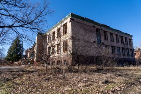 Destroyed school in the village of Gorokhovatka