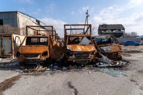 Burnt cars in the village of Tsirkuny, Kharkiv region