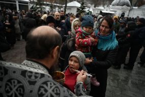Believers receive communion
