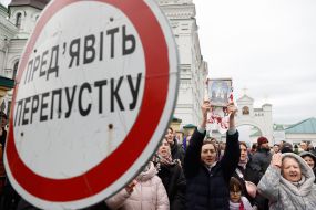Believers of the UOC MP on the territory of the Kyiv-Pechersk Lavra