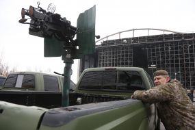 Military training of mobile air defense fire groups