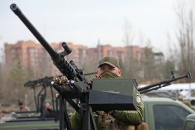 Military training of mobile air defense fire groups