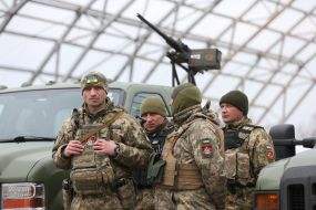 Military training of mobile air defense fire groups