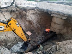 A pipe burst on Borshchagivka in Kyiv