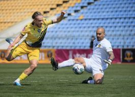 ФК «Днепр-1» (Днепр) и ФК «Рух» (Львов)