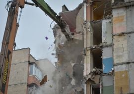 Dismantling of two high-rise buildings in Irpіn