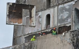 Dismantling of two high-rise buildings in Irpіn