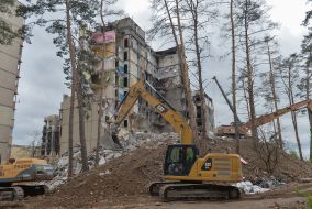 Dismantling of two high-rise buildings in Irpіn