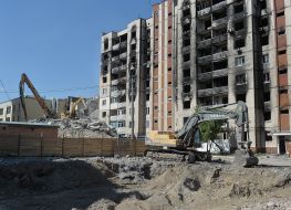 Dismantling of destroyed high-rise buildings in Irpin