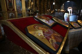 Icons written on armor plates from bulletproof vests