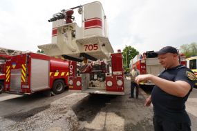 Presentation of fire equipment received from American colleagues