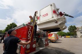 Presentation of fire equipment received from American colleagues
