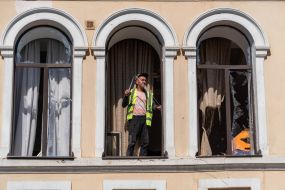 Measuring the window