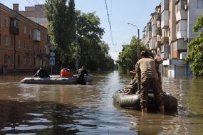 Evacuation of people in Kherson after the Russians blew up the Kakhovskaya HPP