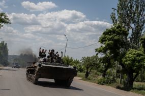 Ukrainian servicemen in the Donetsk region