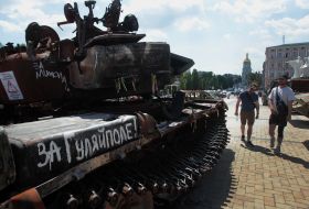 Уничтожена российская военная техника на Михайловской площади