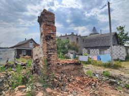 Destroyed private house in Moshchun village