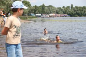Summer vacation on the Obolon embankment in Kyiv