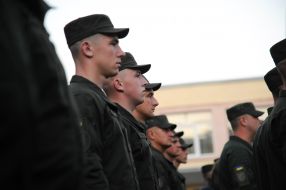 Військовослужбовці