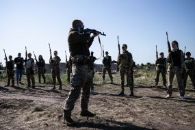 Учасниці тестування зразків жіночої польової форми